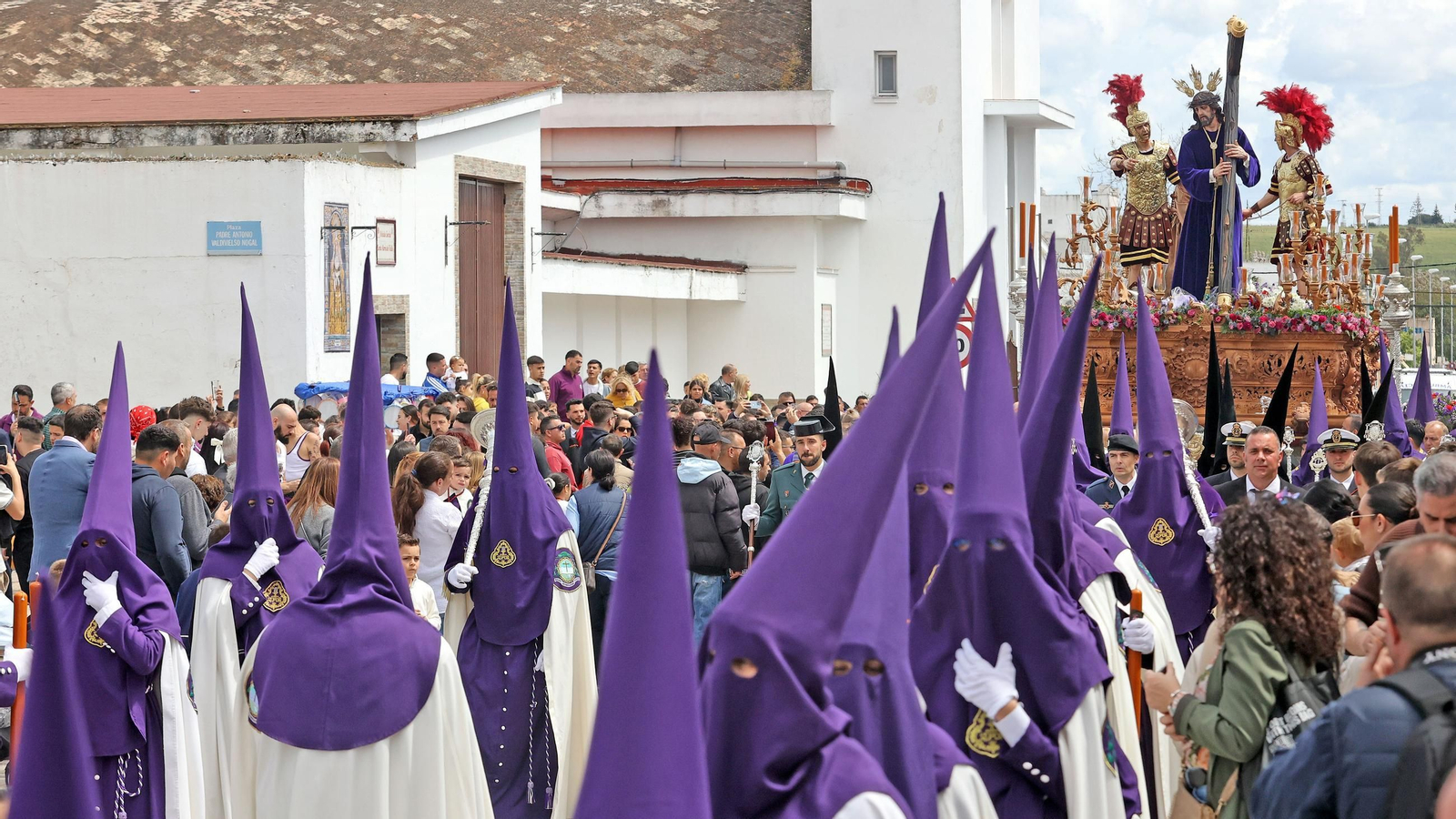 Imágenes de la Hermandad de Salud de San Rafael en el Martes Santo de Jerez 2025
