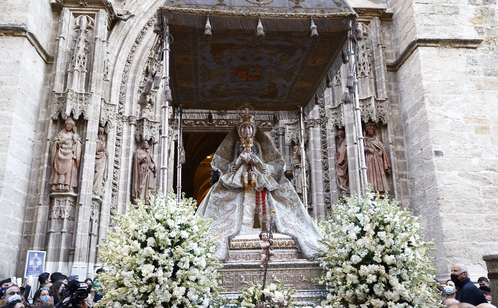 La procesión de la Virgen de los Reyes, en imágenes