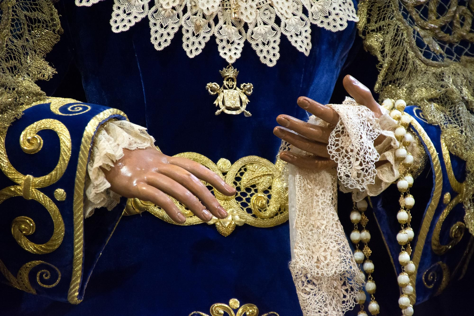 Perfiles de Domingo de Ramos en el besamanos de la Hiniesta