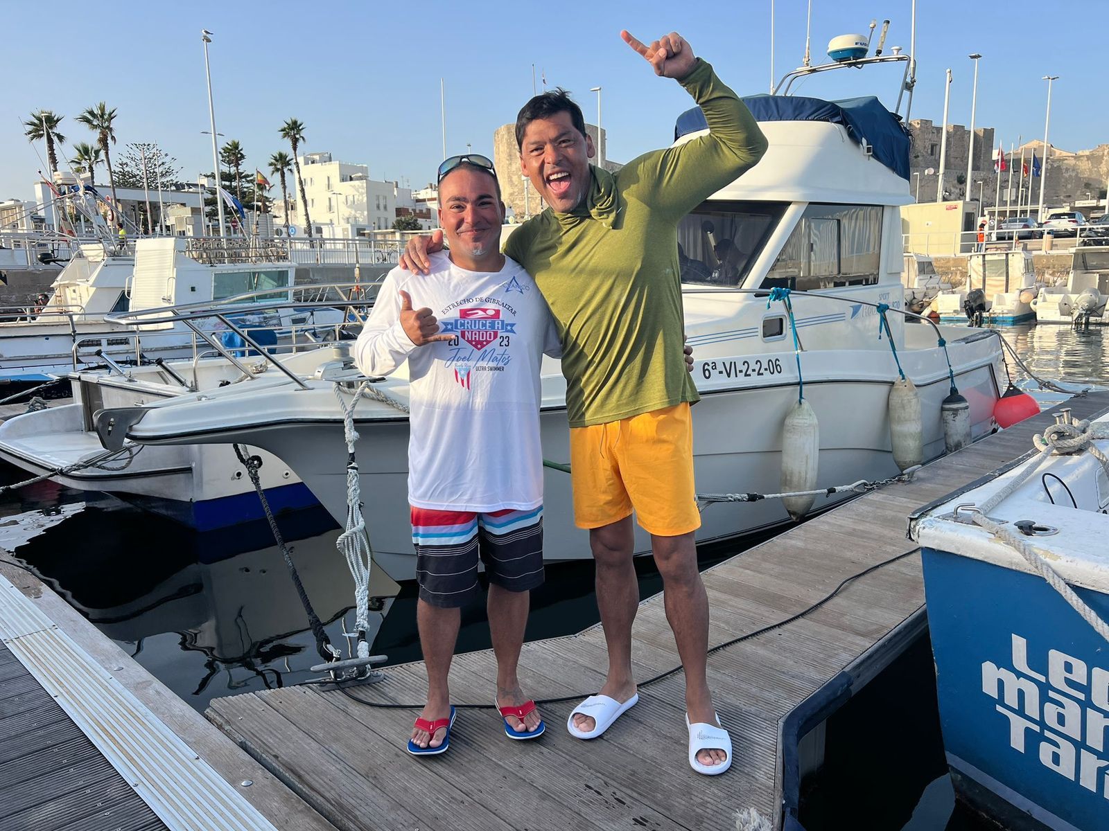 Graco Morlán y Joel Matos, a su regreso al puerto de Tarifa