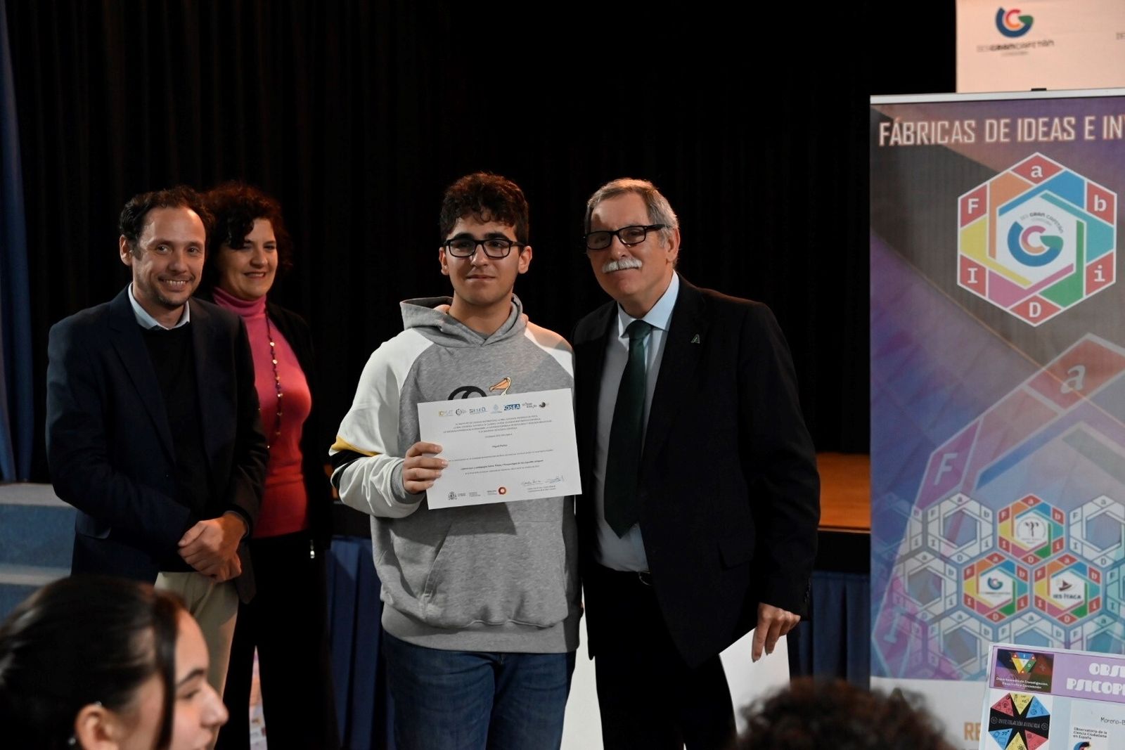 La entrega de los premios científicos al alumnado del instituto Gran Capitán de Córdoba, en imágenes