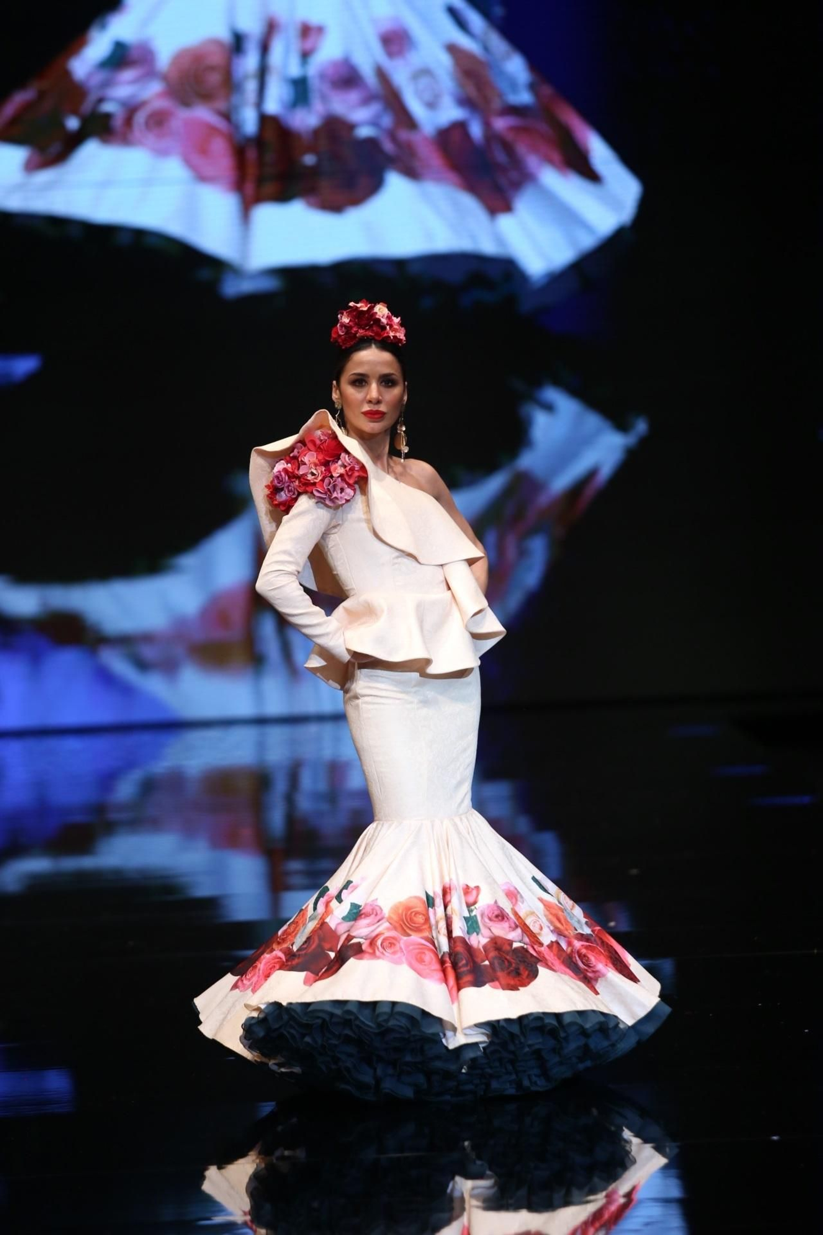 Los trajes de flamenca de flores que han conquistado 2019