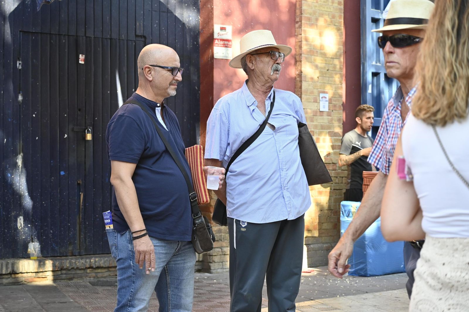 Imágenes de ambiente en el cuarto día de toros en Huelva