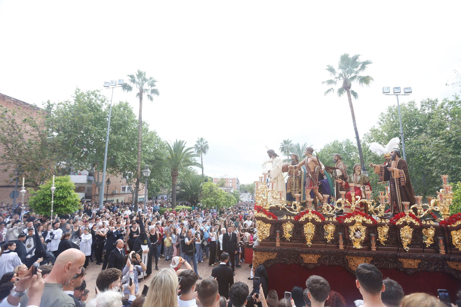 La procesión del Amor en este Domingo de Ramos de Córdoba, en imágenes