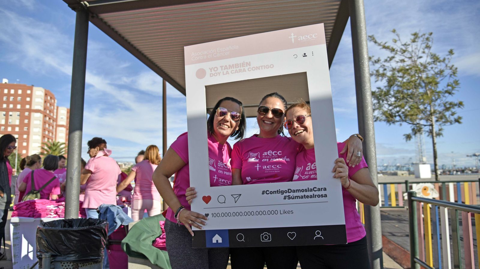 las mejores fotos de la Marcha contra el cáncer de mama en Algeciras
