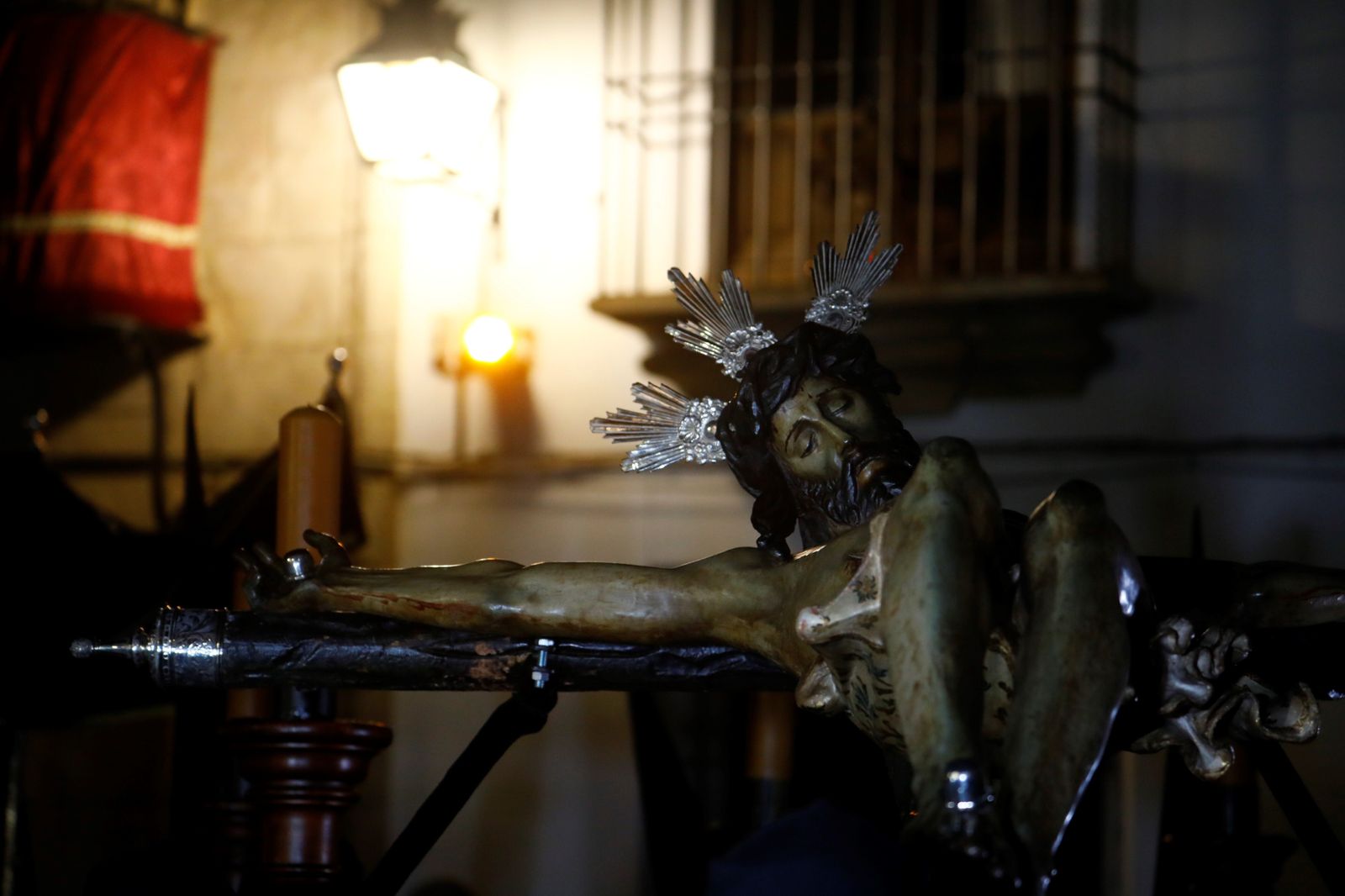Las imágenes de la procesión del Vía Crucis de Córdoba este Lunes Santo