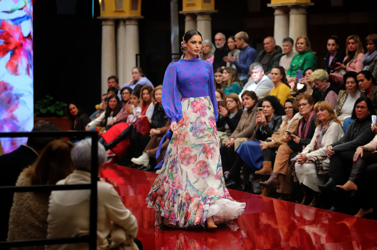 Huelva Flamenca 2023. Imágenes del desfile benéfico de El Ajolí a favor de Cruz Roja Española