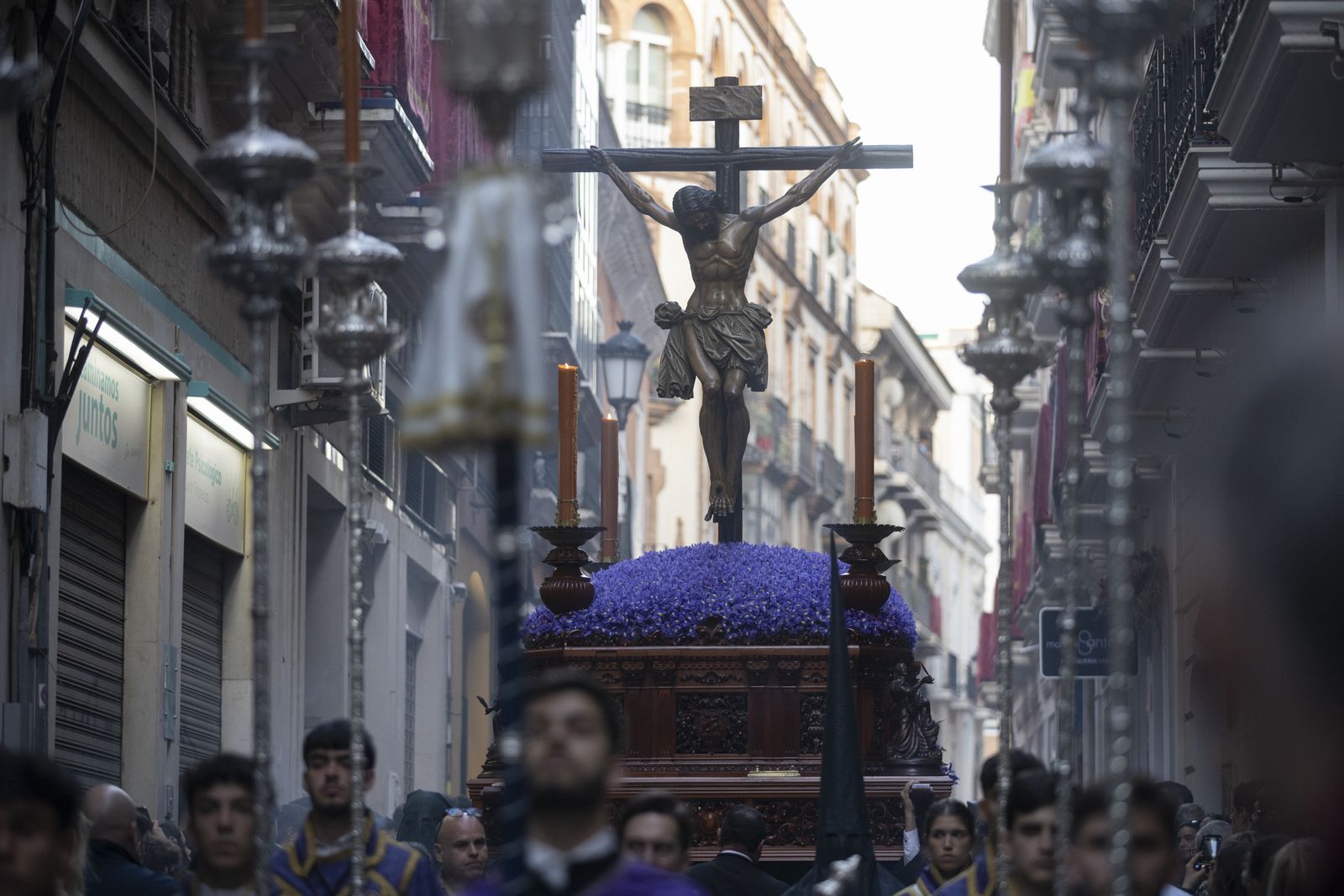 La Hermandad de la Misericordia en la Semana Santa de Huelva 2023, en imágenes