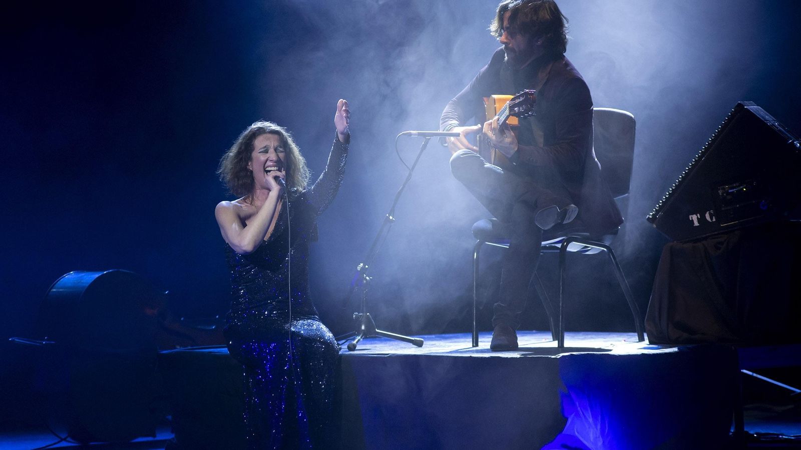 Dulce  Pontes  y  Daniel  Casares, en un concierto en el Teatro Cervantes de Málaga.