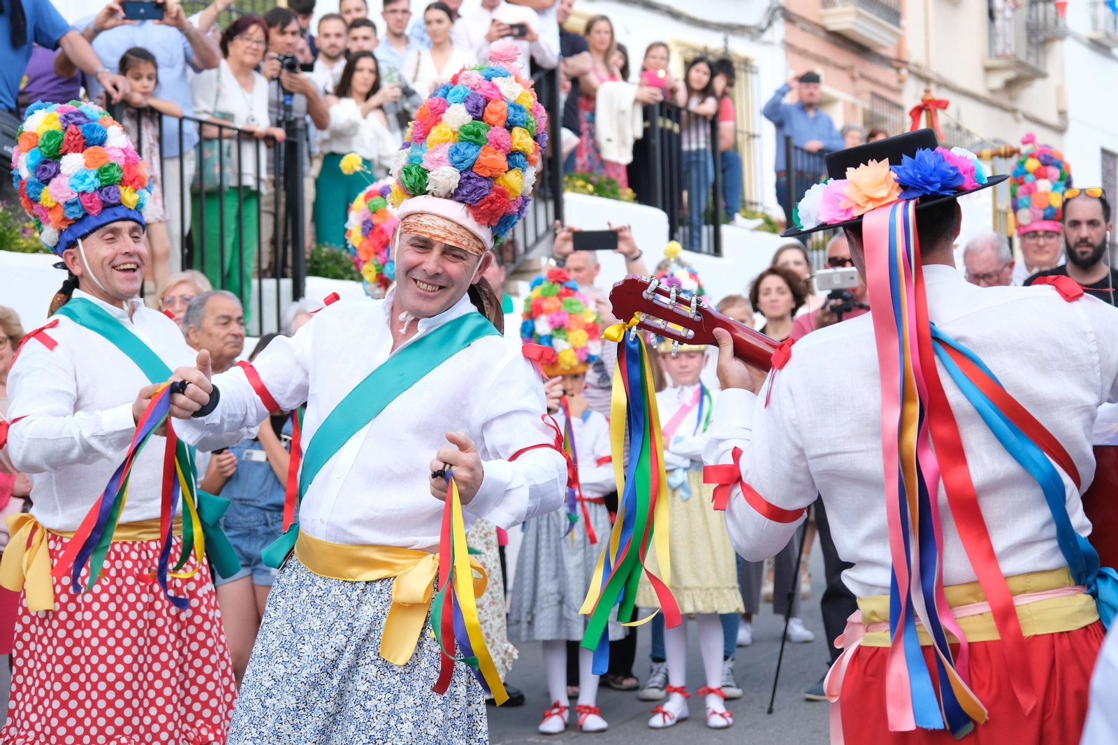 Las imágenes de San Isidro y los danzantes de Fuente-Tójar