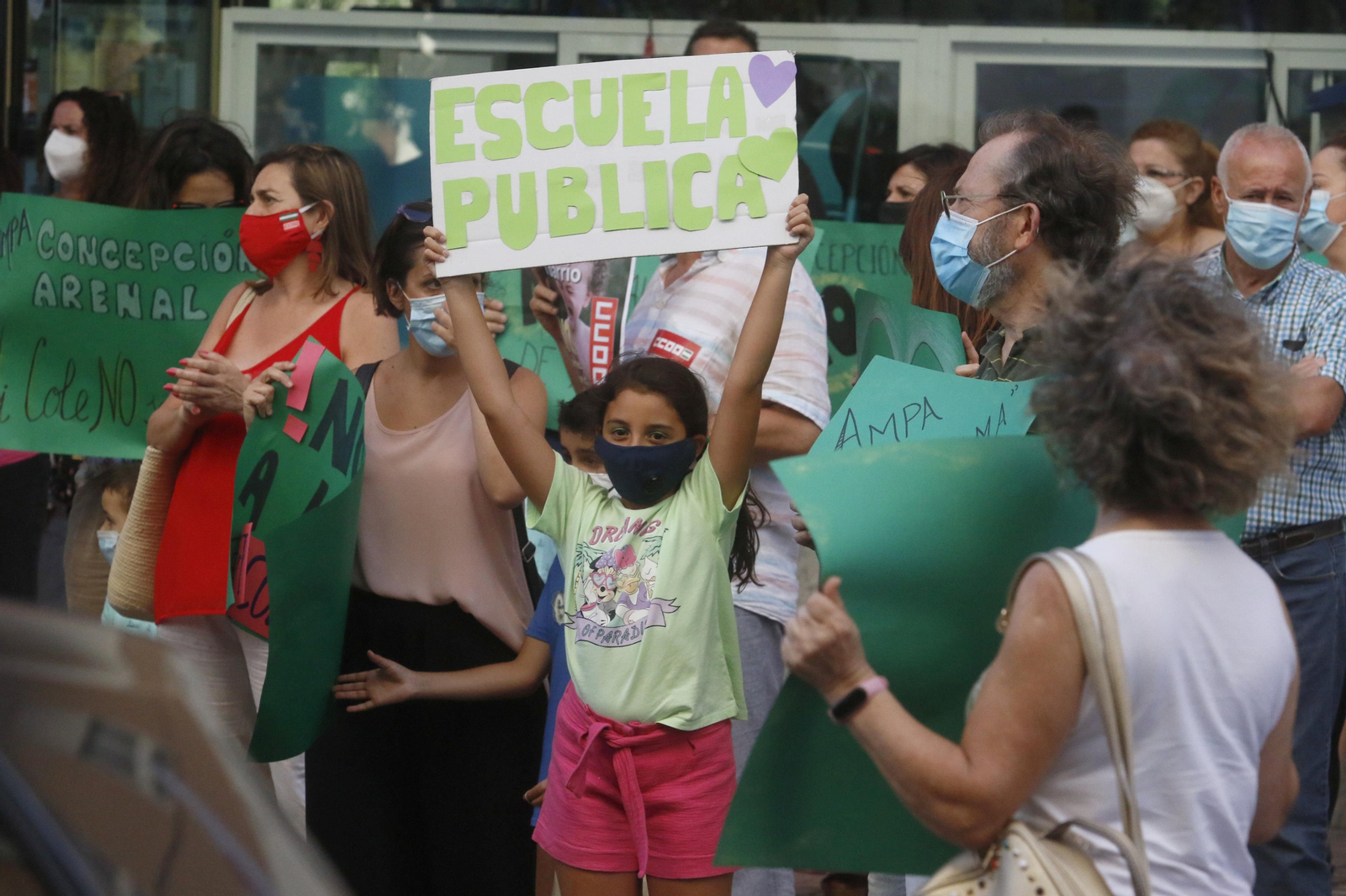 Las imágenes de la concentración contra el cierre de unidades en Córdoba