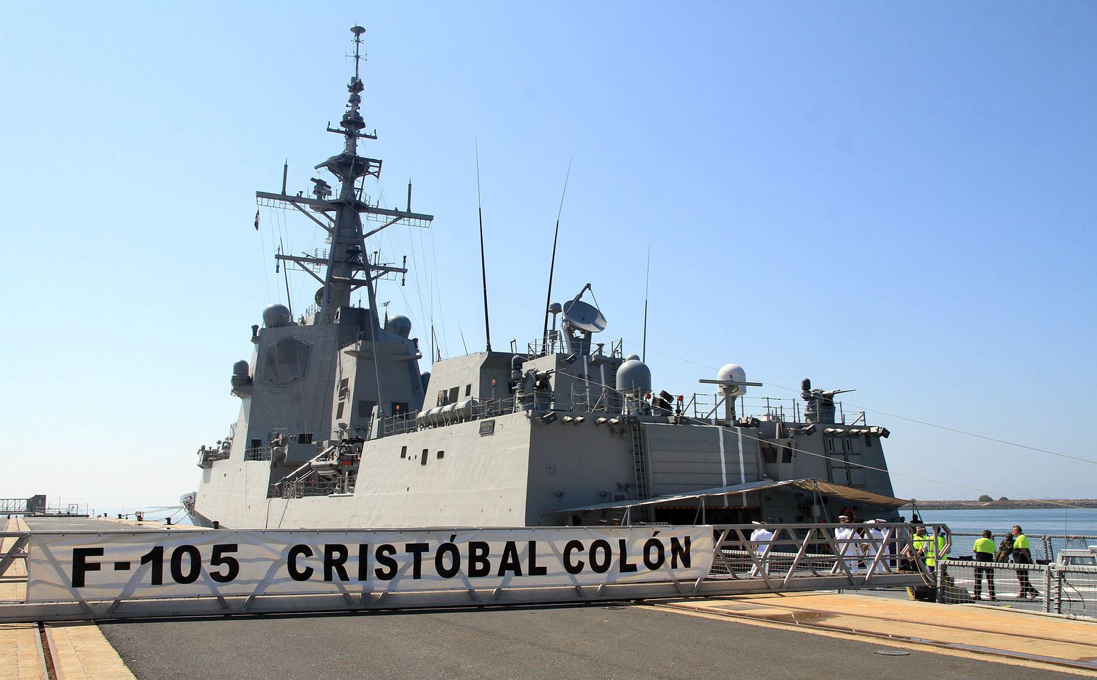 Imágenes de la Fragata Cristóbal Colón F-105