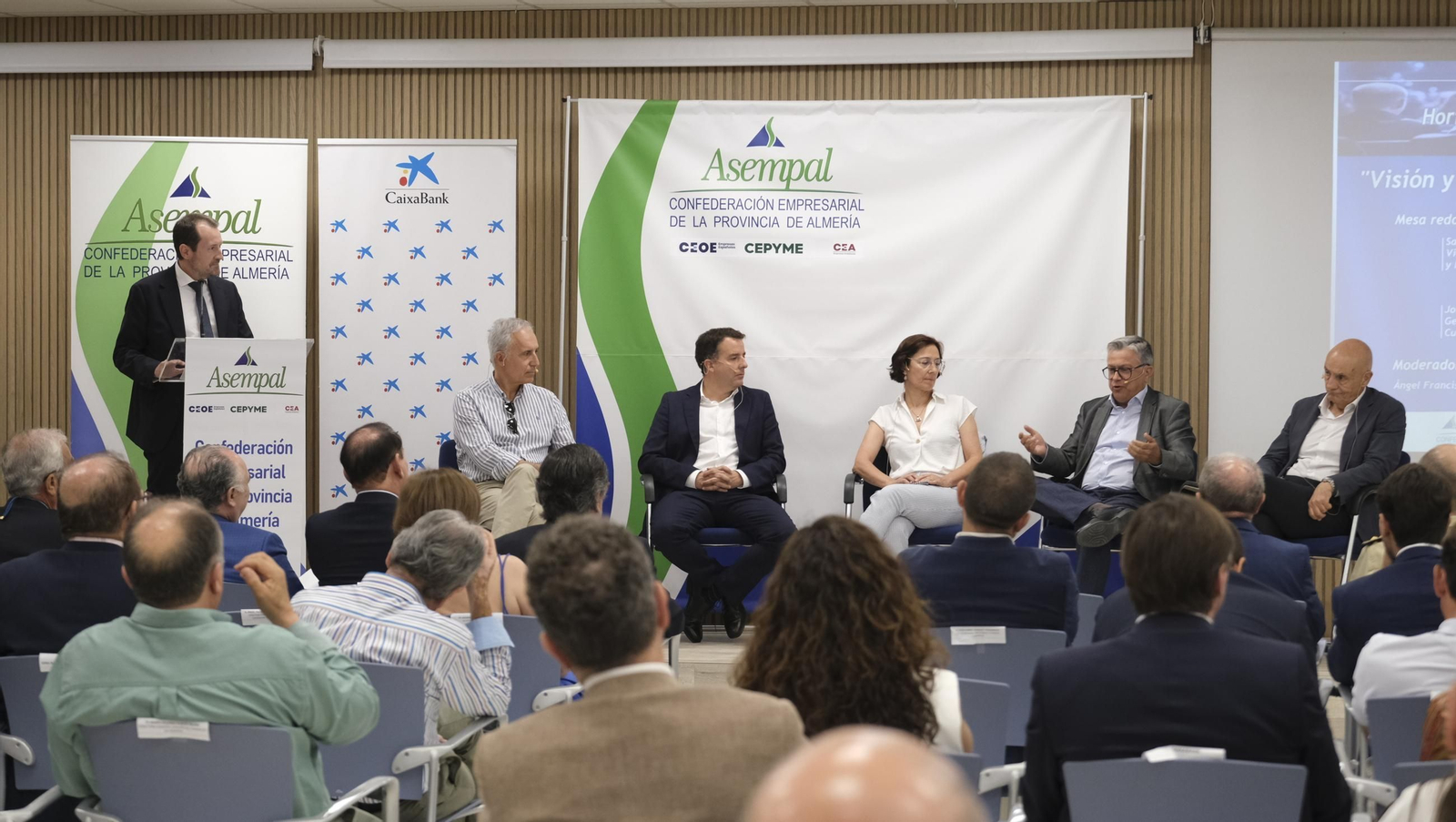 Medalla de Oro al ex Presidente de Asempal, Pepe Cano, en imágenes