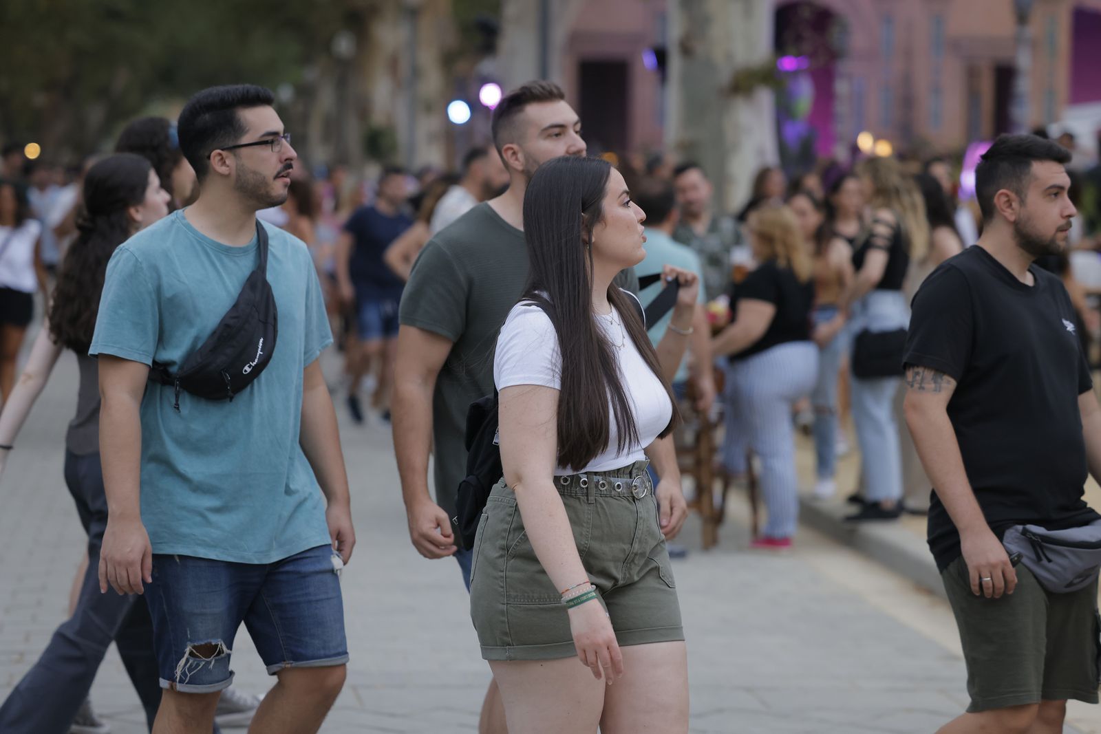 Búscate en las fotos del concierto de Bizarrap