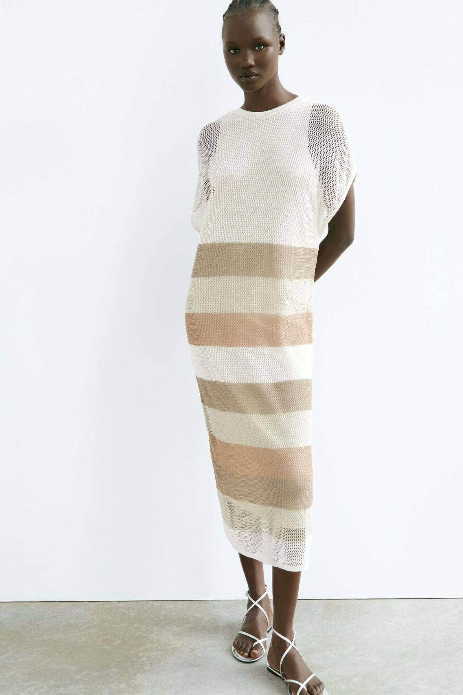 Vestido de punto de rayas de Zara.
