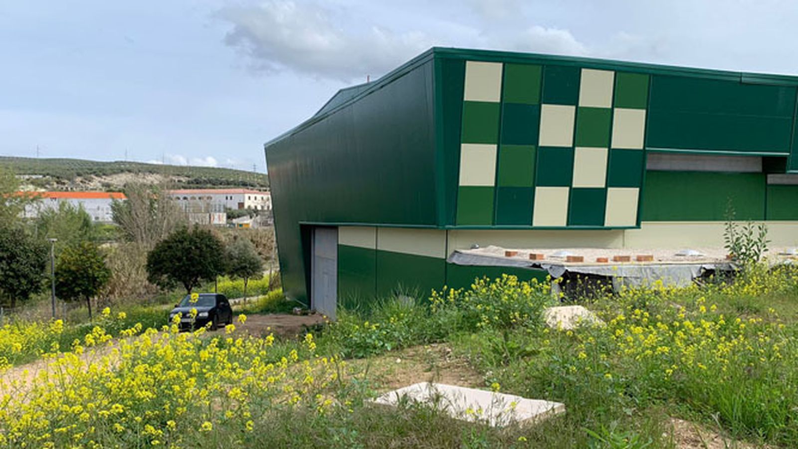 Exteriores del futuro pabellón polideportivo de Lucena.