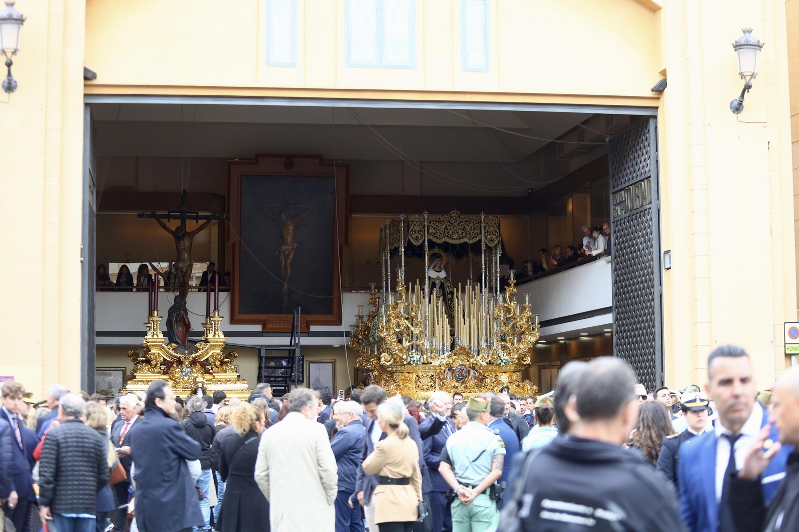 Las fotos de la Legión en el traslado del Cristo de Mena en Málaga este Jueves Santo Las fotos de la Legión en el traslado del Cristo de Mena en Málaga este Jueves Santo