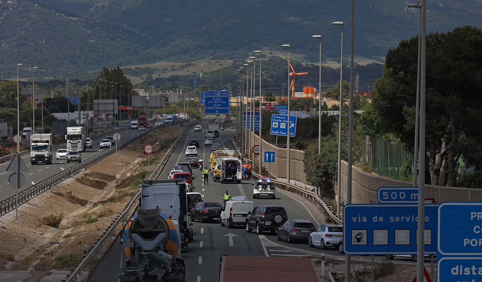 Fotos del accidente de esta mañana en la A7 en Palmones