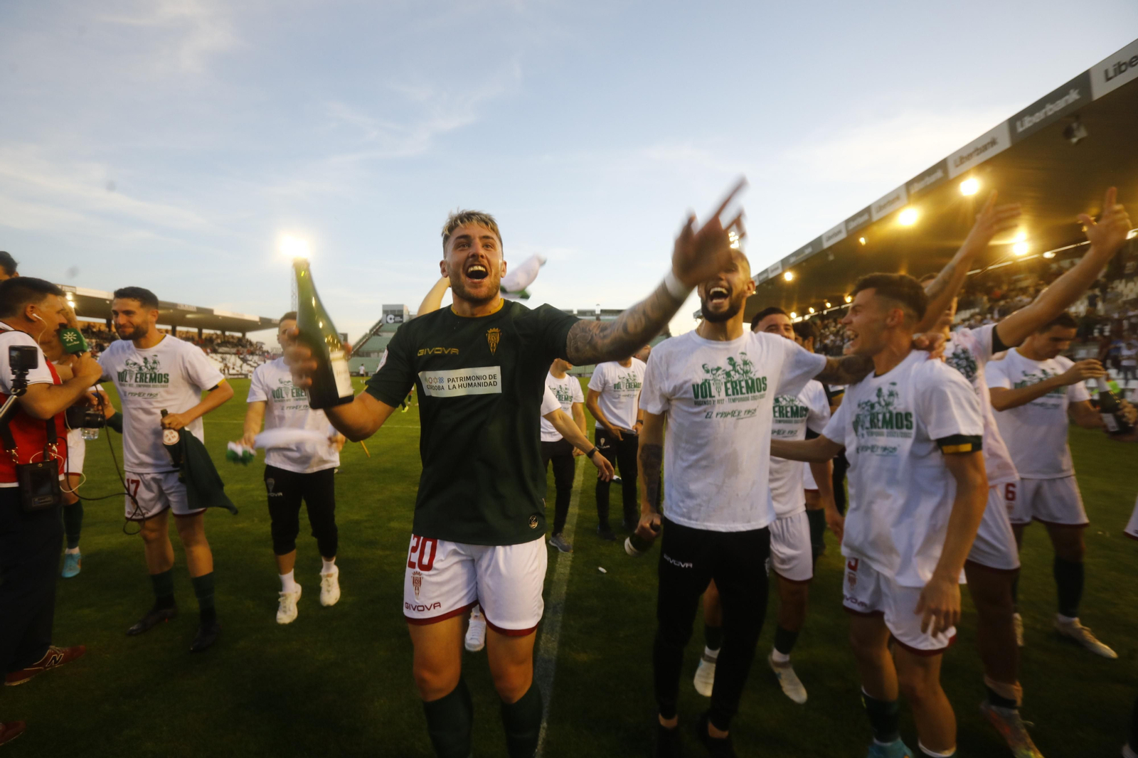 Las imágenes de la fiesta del ascenso del Córdoba CF en Mérida