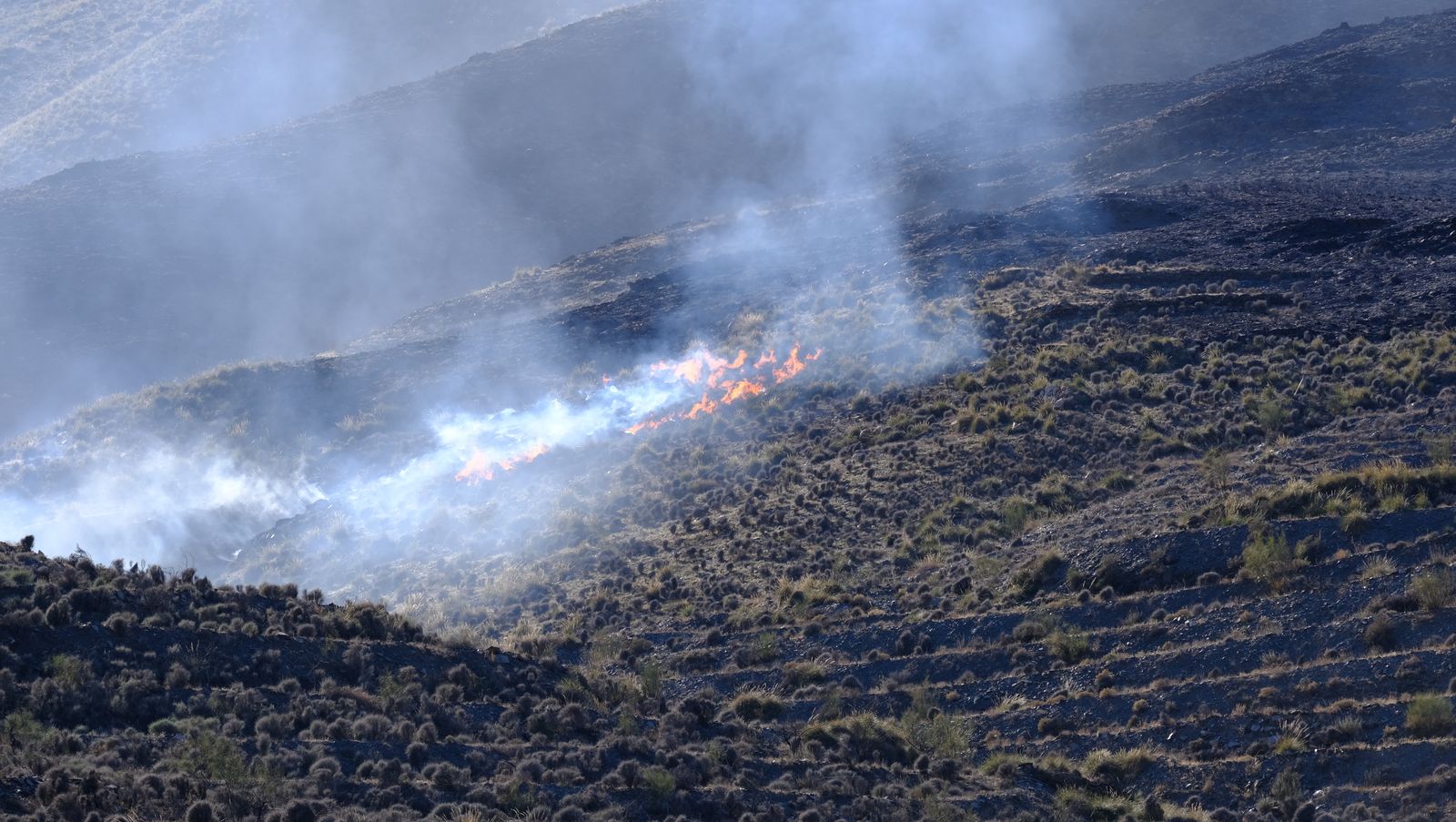 Fotogalería incendio en Castro de Filabres. Almería