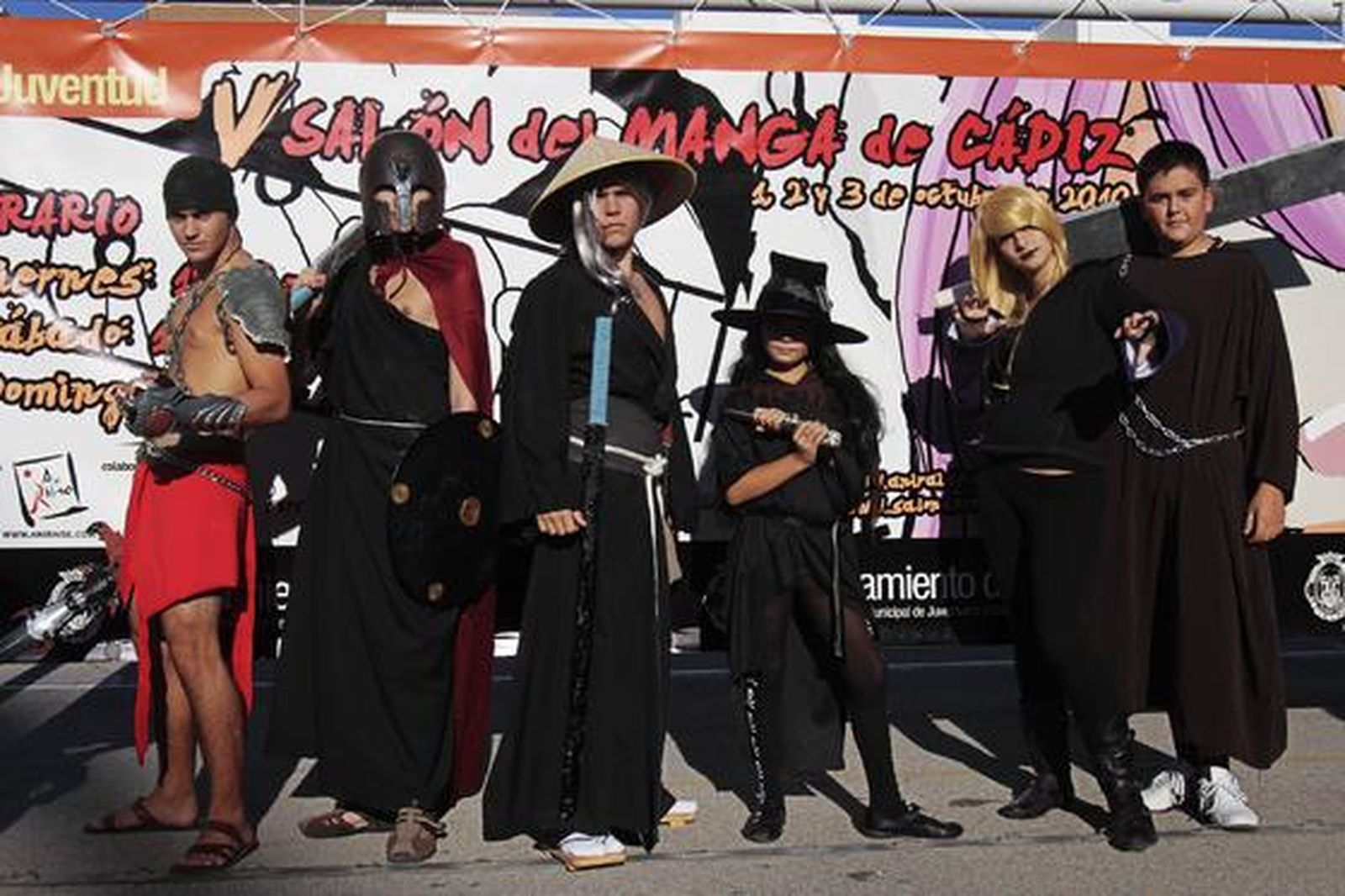 Cientos de jóvenes se acercan a la cultura japonesa en la inauguración del V Salón Manga de Cádiz. 

Foto: Lourdes de Vicente