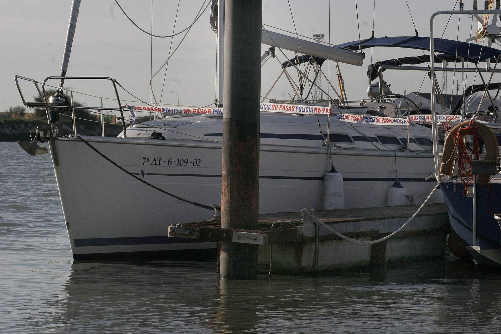 El velero donde se hallaron más de 3.000 kilos de hachís en El Puerto.