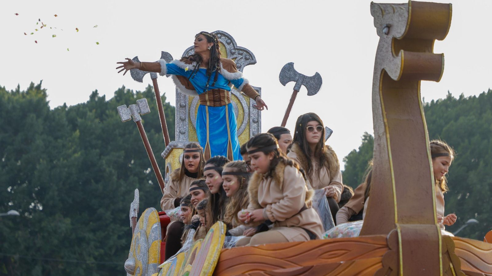 Las fotos de la ínsolita salida de los Reyes Magos del Ateneo un 4 de enero