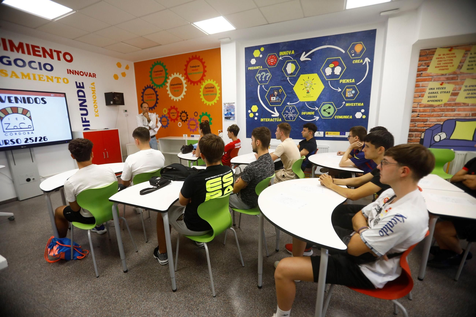 La vuelta a clase en los institutos de Córdoba, en imágenes