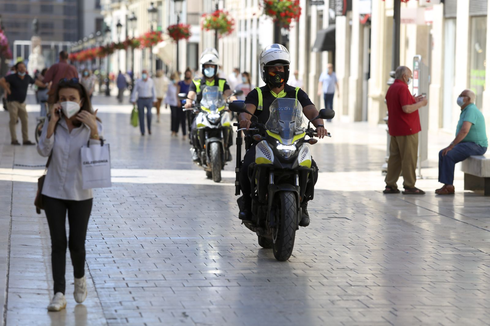 Las fotos del centro de Málaga, de vuelta a la vida con la desescalada