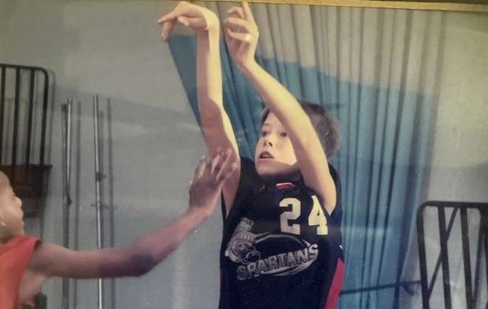 Tyler Kalinoski, de niño jugando.