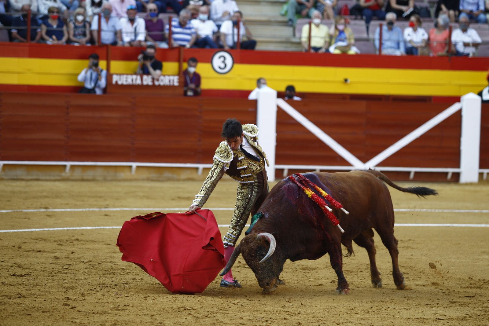 Fotogalería corrida de toros. Cayetano Rivera, Paco Ureña y Roca Rey. Roquetas de Mar.