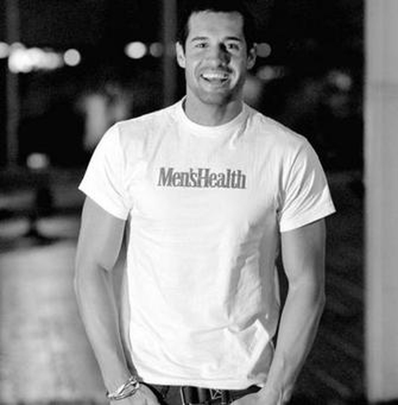 Óscar Casado, un físico de película y un chico de portada