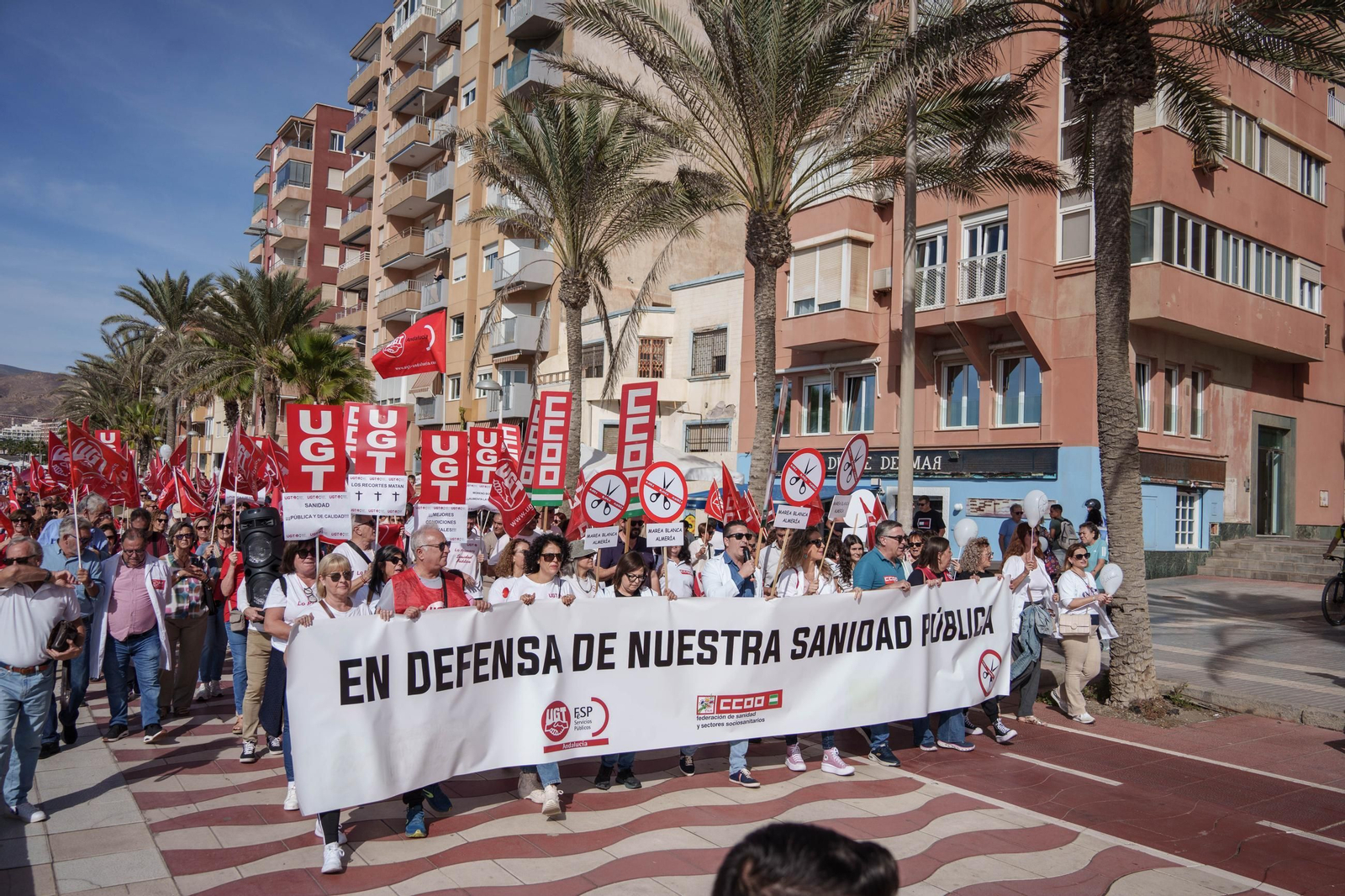"La sanidad se defiende, gobierne quien gobierne", Almería se lanza a las calles por la sanidad pública