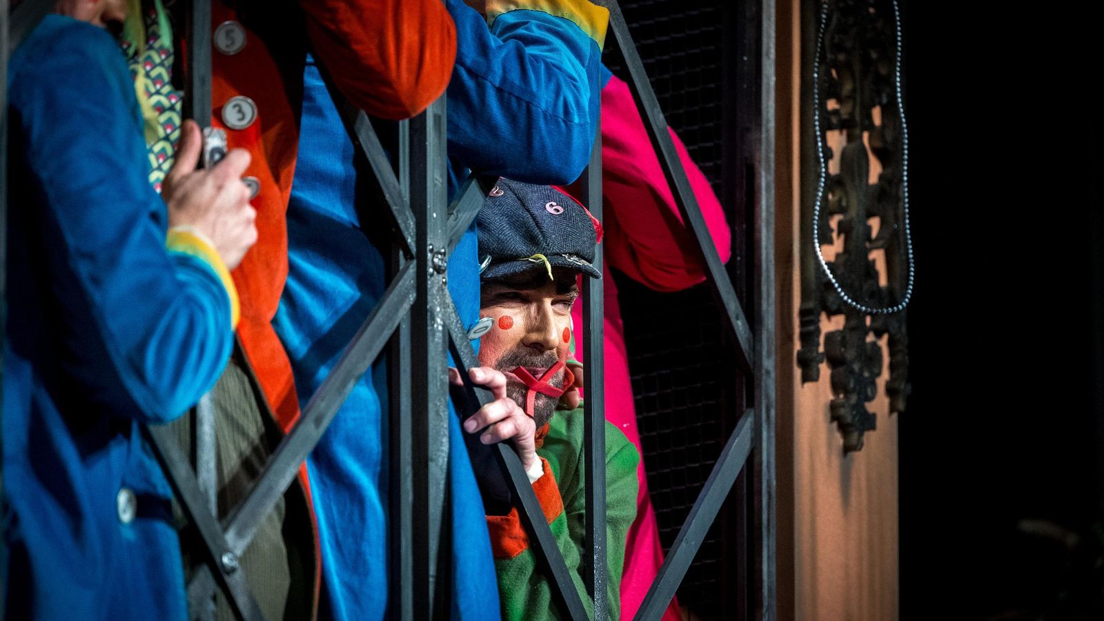 Búscate entre las mejores imágenes de la sexta sesión de cuartos de final del COAC 2025