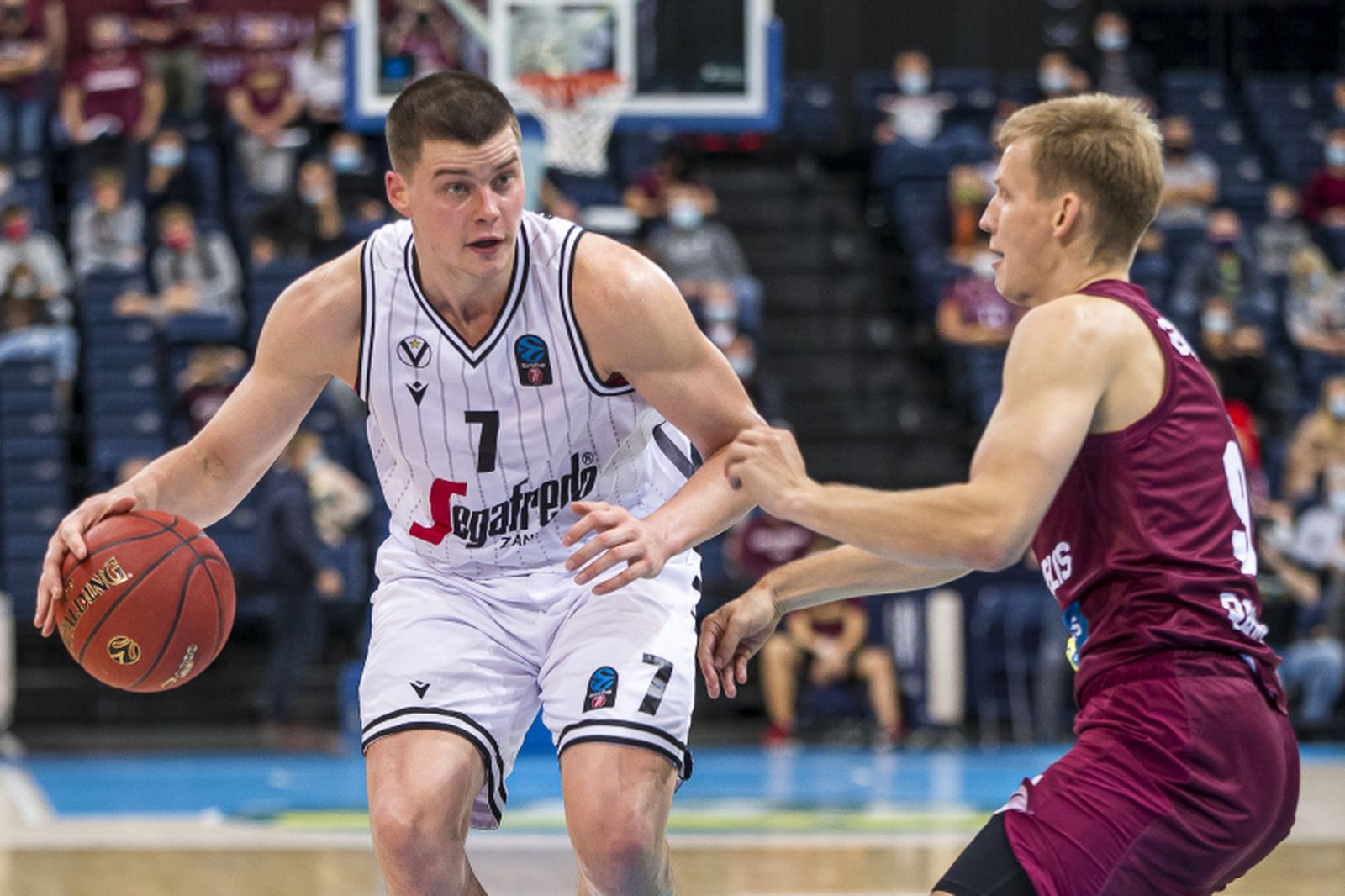 Alibegovic, nuevo refuerzo del Covirán, en un partido de Liga de Campeones.