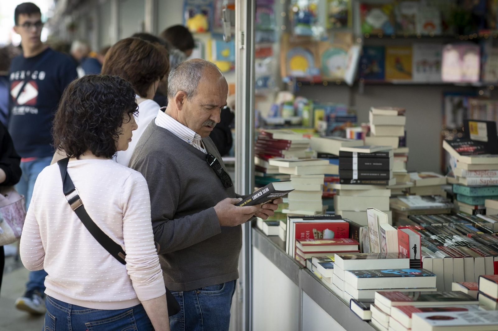 Así ha vivido Granada el primer día de la Feria del Libro