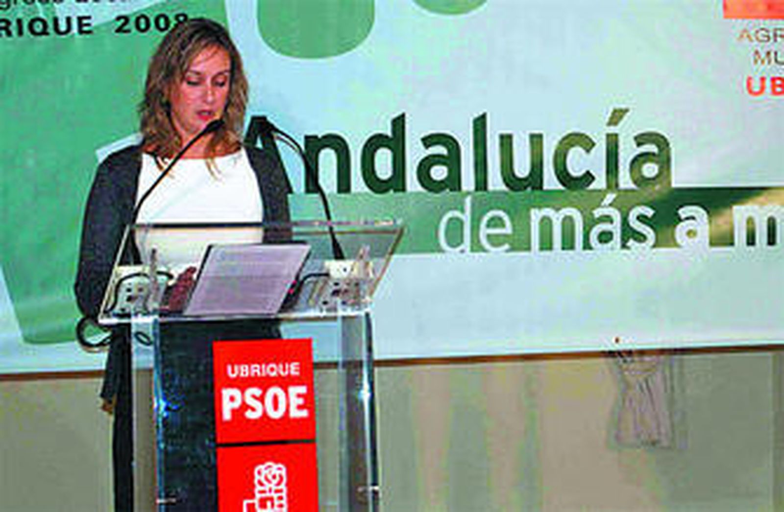 Isabel Gómez García en el congreso local en el que fue elegida.