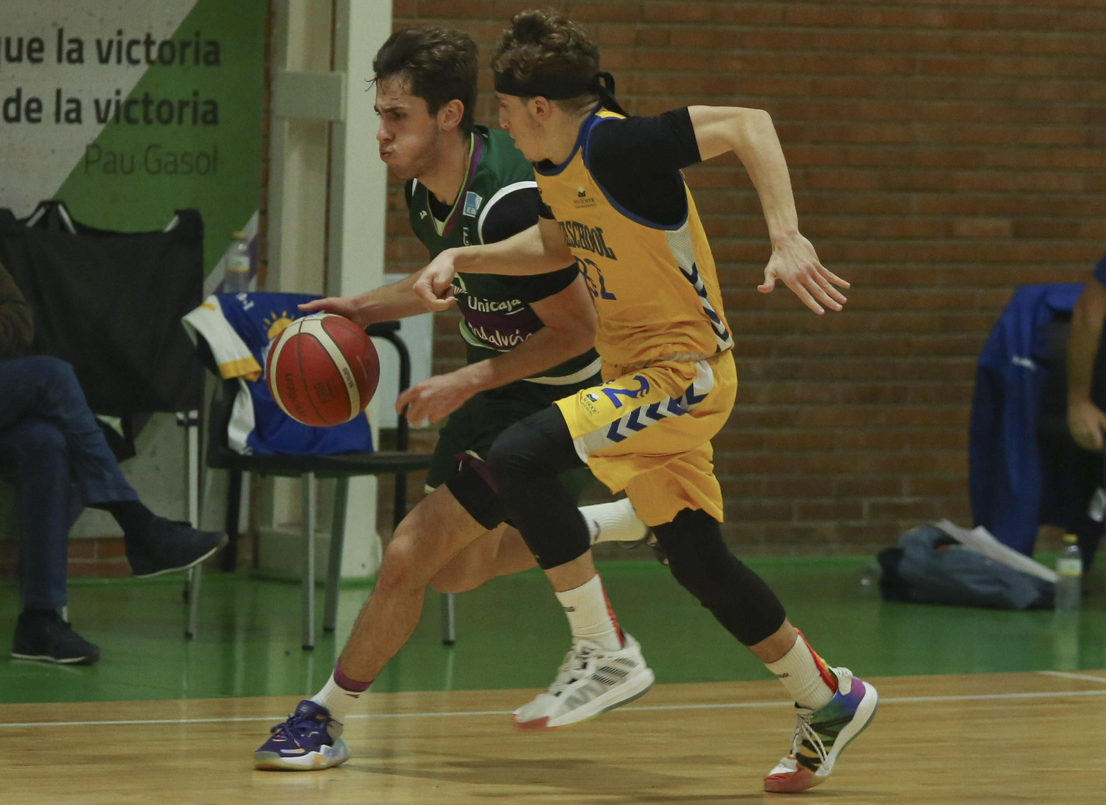 El Novaschool se lleva el derbi ante el Unicaja en Los Guindos