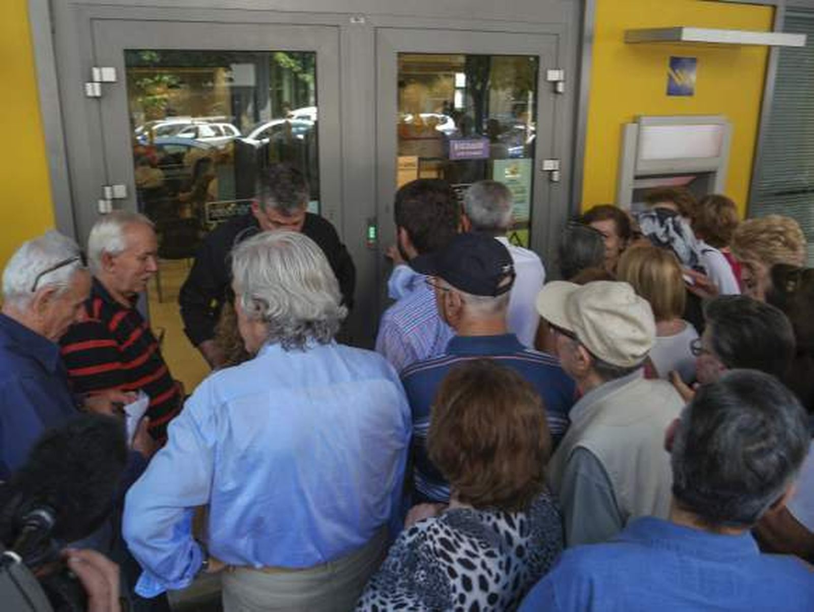 El 'corralito' se mantendrá en Grecia hasta el jueves