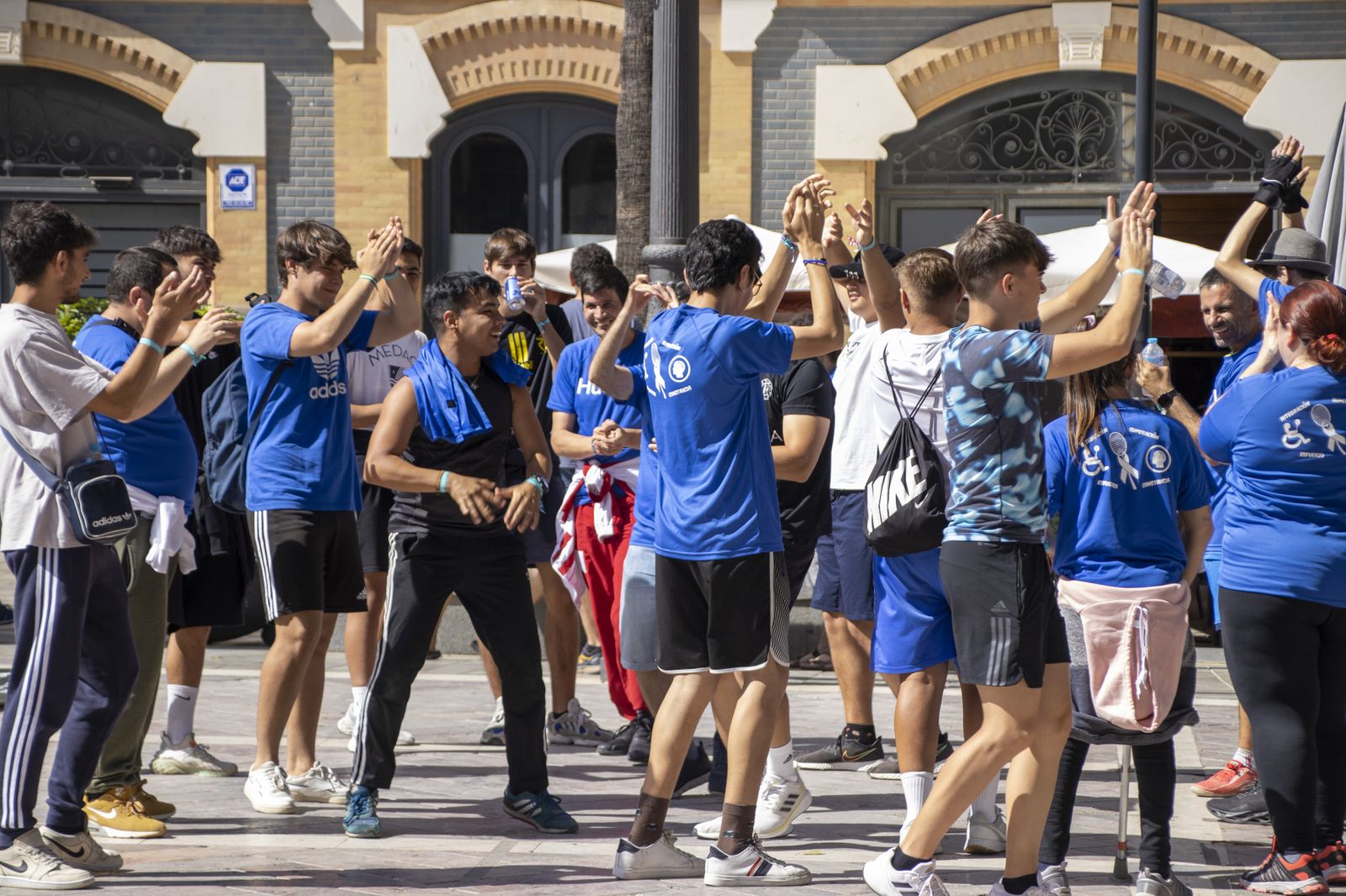 Imágenes del II Día del Bádminton inclusivo en la Plaza de las Monjas.