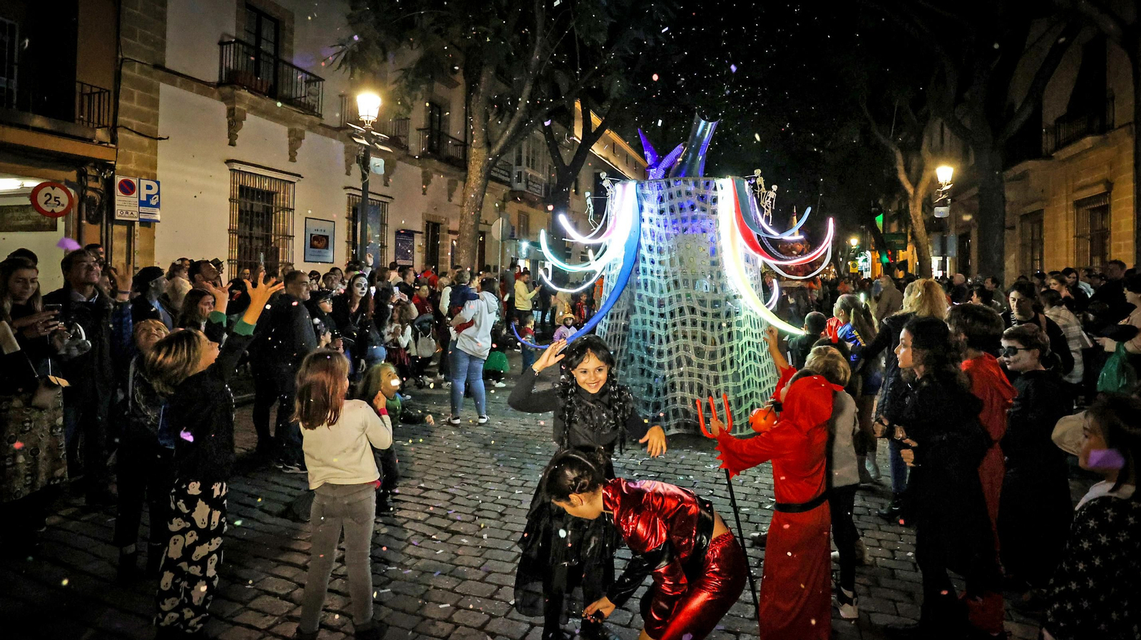 Búscate en la cabalgata de Halloween de Jerez