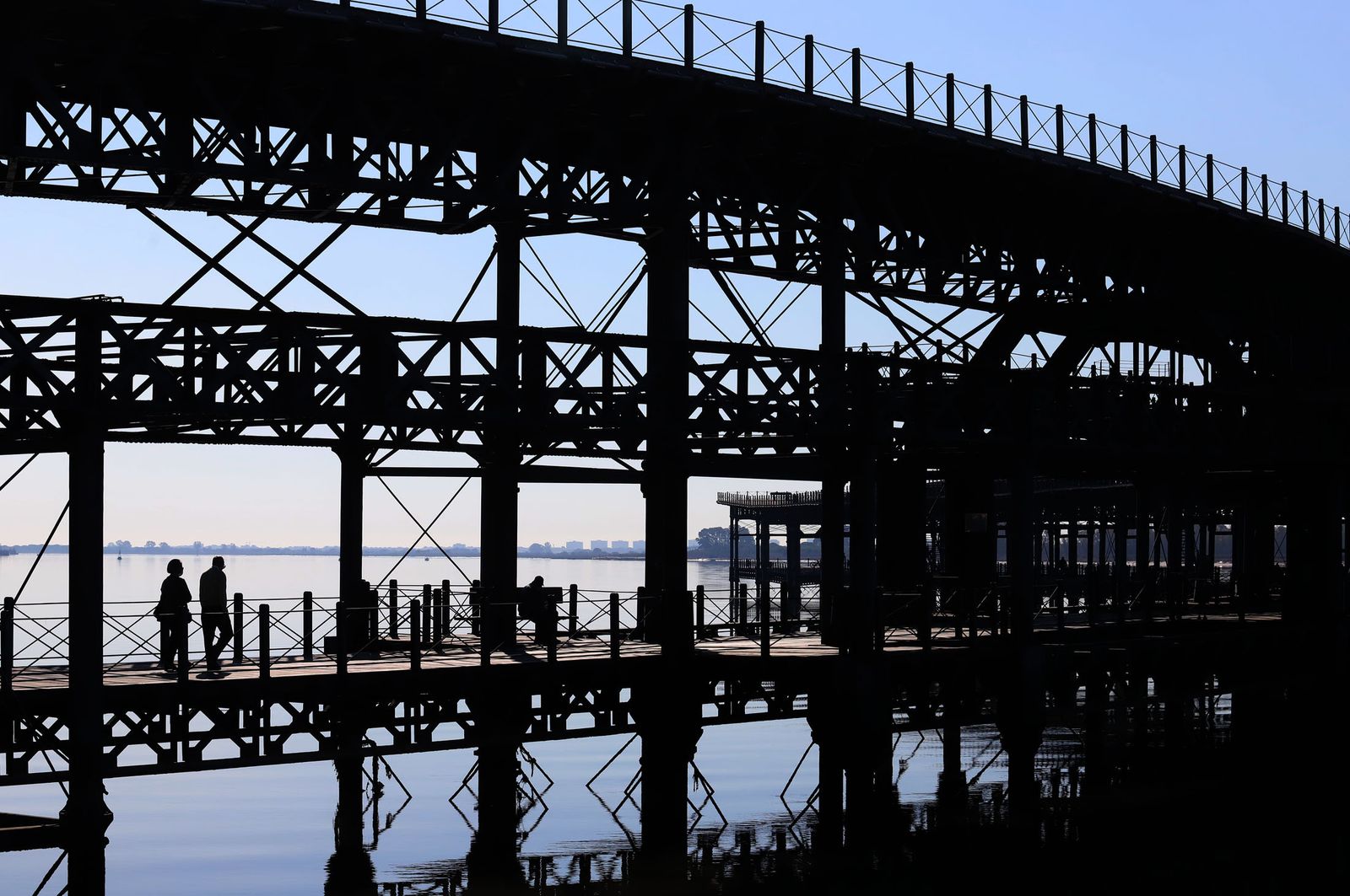 10 imágenes que enamoran del Muelle de la Rio Tinto en Huelva