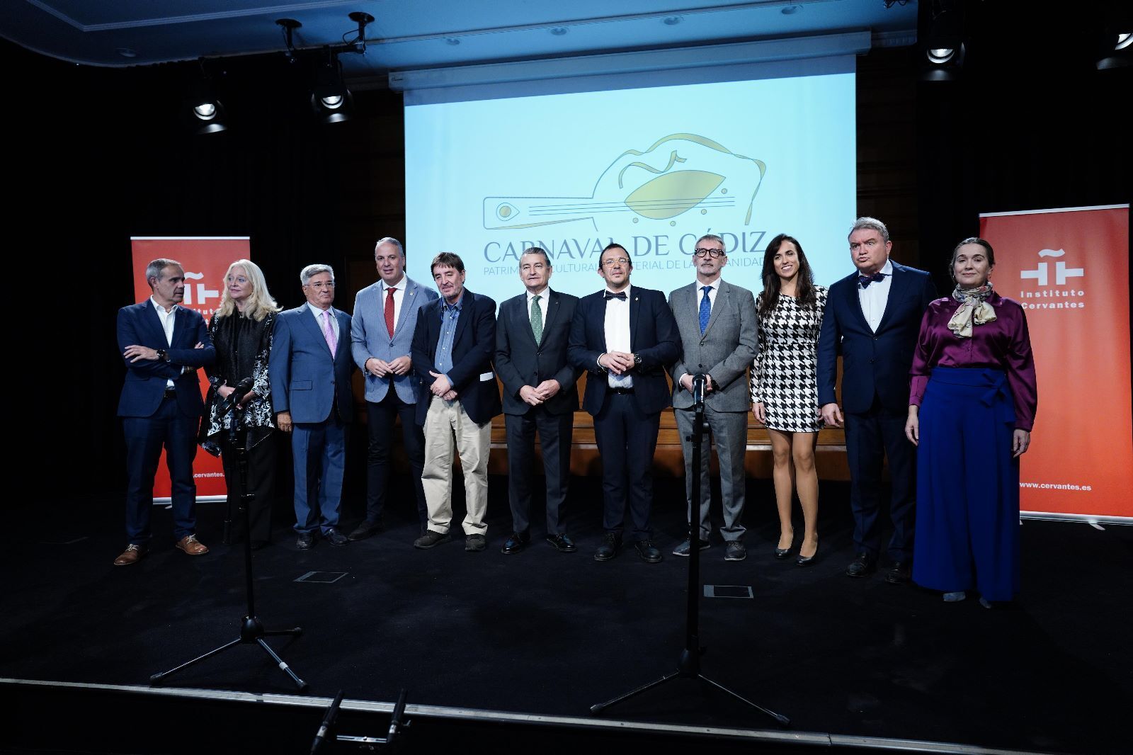 Las imágenes de la presentación de la candidatura del Carnaval de Cádiz a Patrimonio Cultural Inmaterial de la Humanidad.