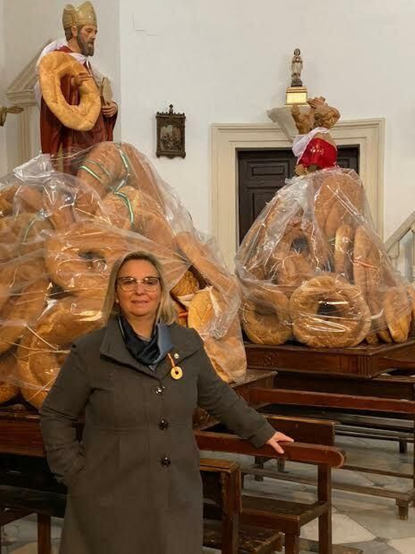 Paqui Tapia: “Los vecinos se han volcado en la misa y en las procesiones”