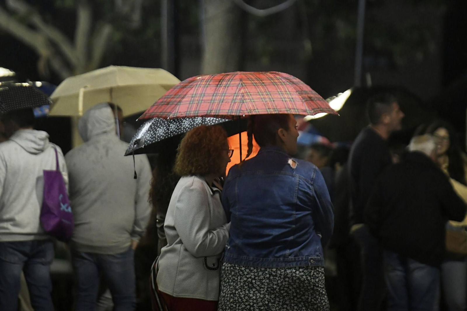 La lluvia irrumpe en el Festival Nacional de Cante Flamenco de Ogíjares