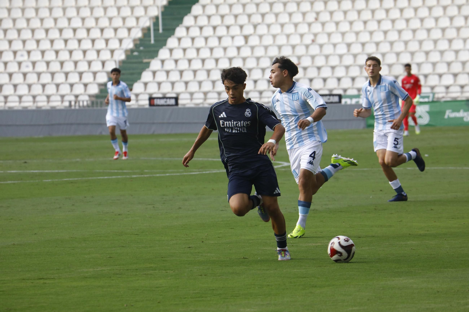 Las mejores fotos del Racing Club - Real Madrid del Mundial de Clubes juvenil en El Arcángel