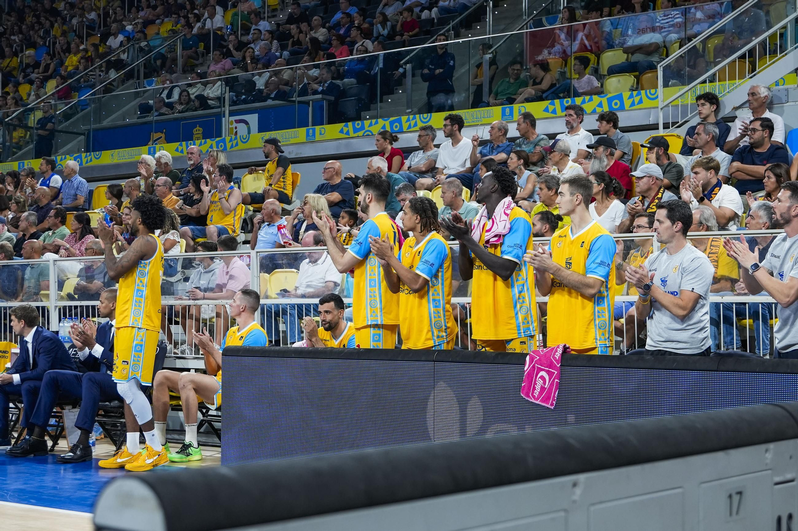 Búscate en las gradas del Gran Canaria-Unicaja