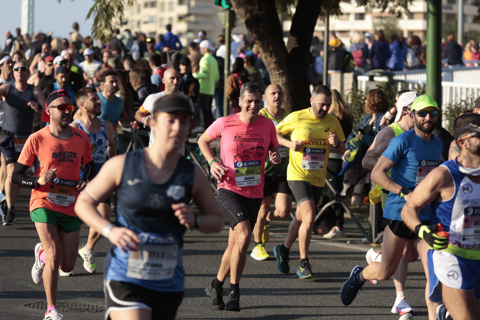 Las imágenes de la Maratón de Sevilla 2022 (10)
