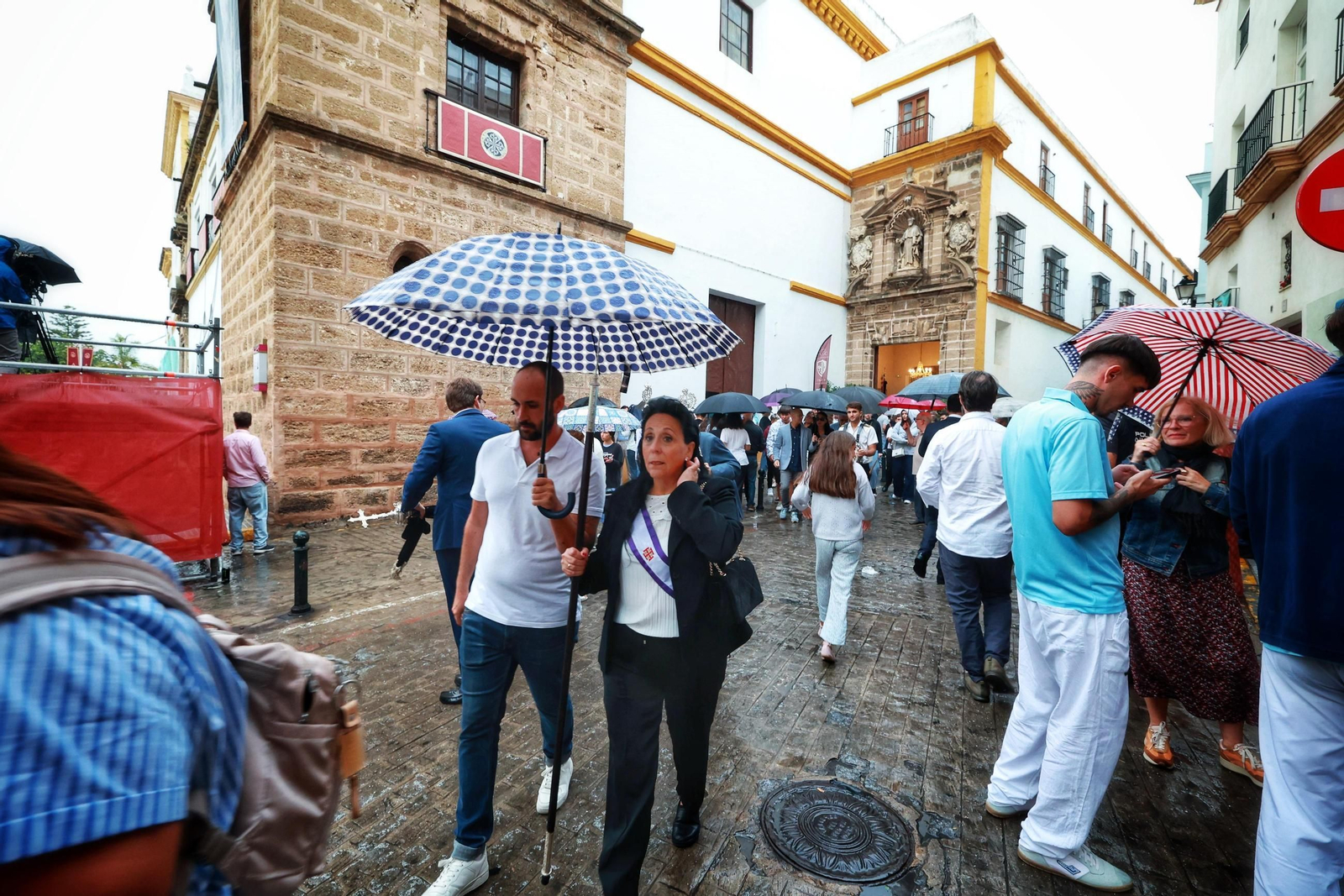Las imágenes de la suspensión de la procesión de la Patrona de Cádiz