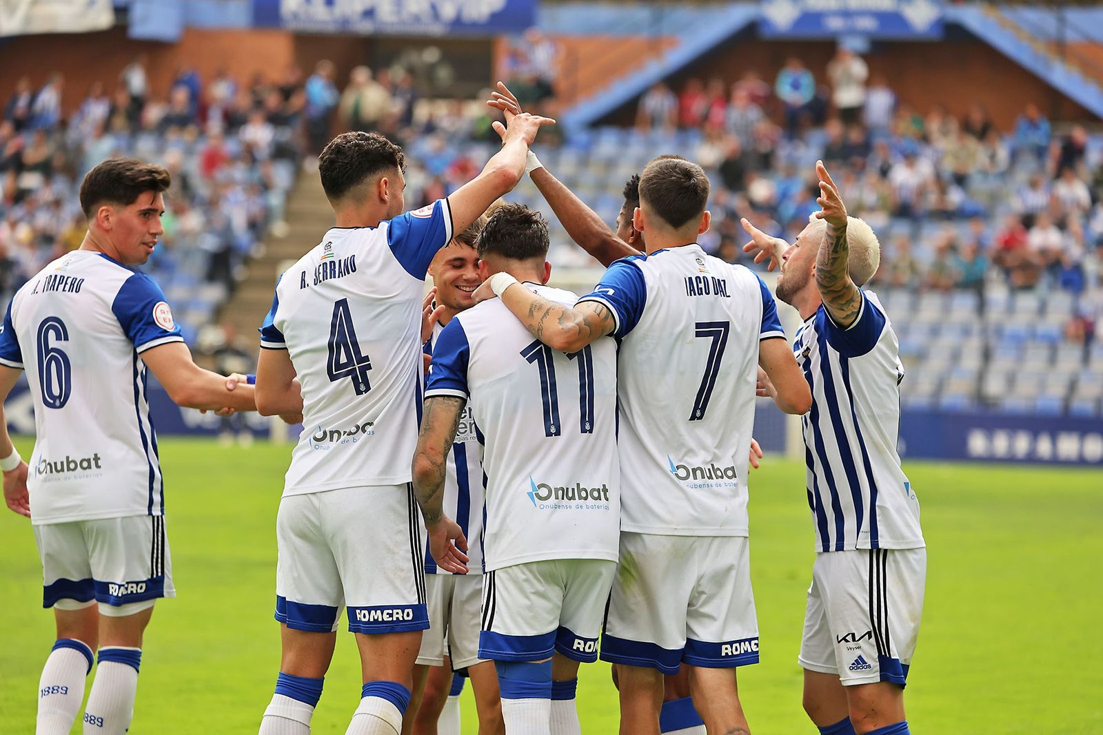 Los jugadores del Recre celebran un gol en el Nuevo Colombino.